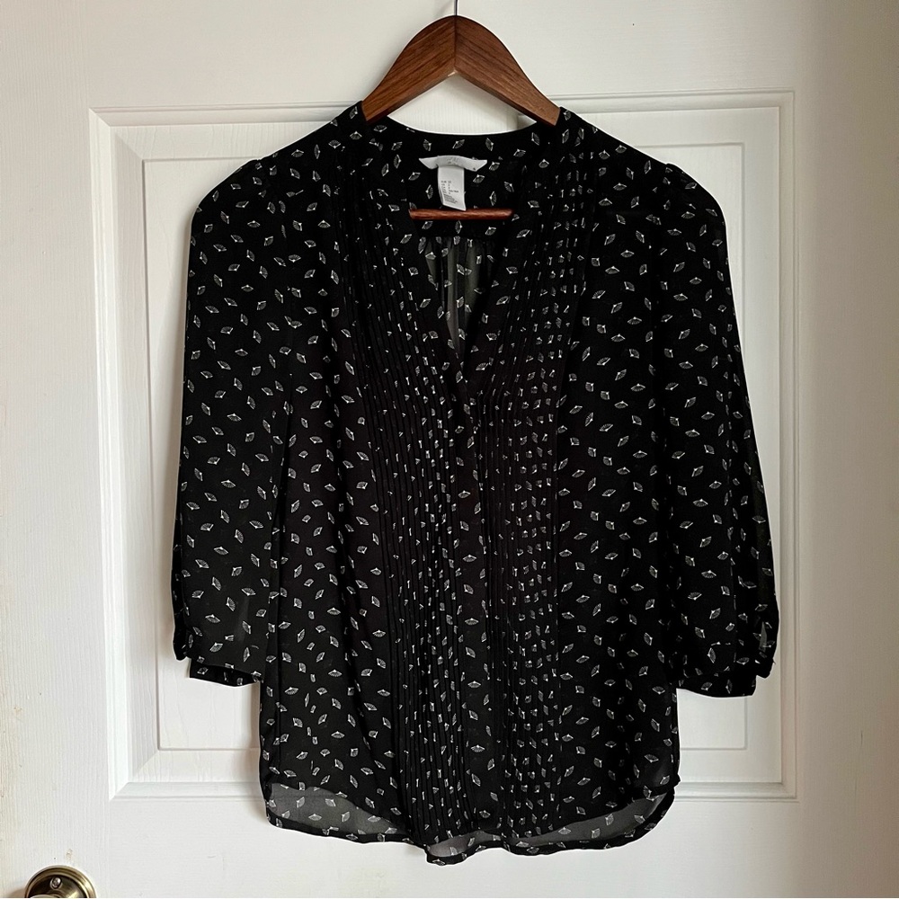 H&M Fan Print Pin tuck 3/4 Sleeve Sheer Top